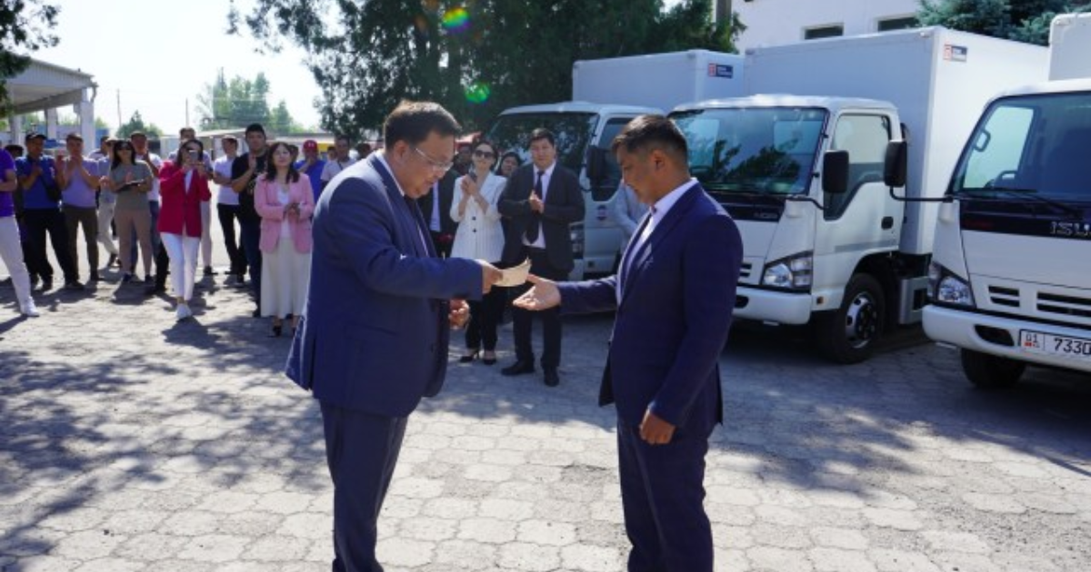 ӨКӨФ «Шорого» ISUZU үлгүсүндөгү 20 жүк ташуучу унааны лизингге берет изображение публикации