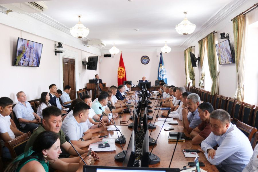 Бишкектин мэри курулуш компанияларды жолдорду курууга көмөктөшүүгө чакырды изображение публикации