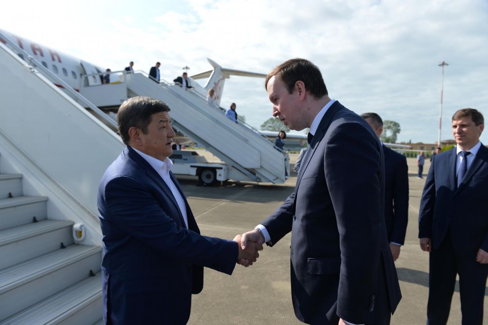 Акылбек Жапаров Сочиге жумуш сапары менен келди изображение публикации