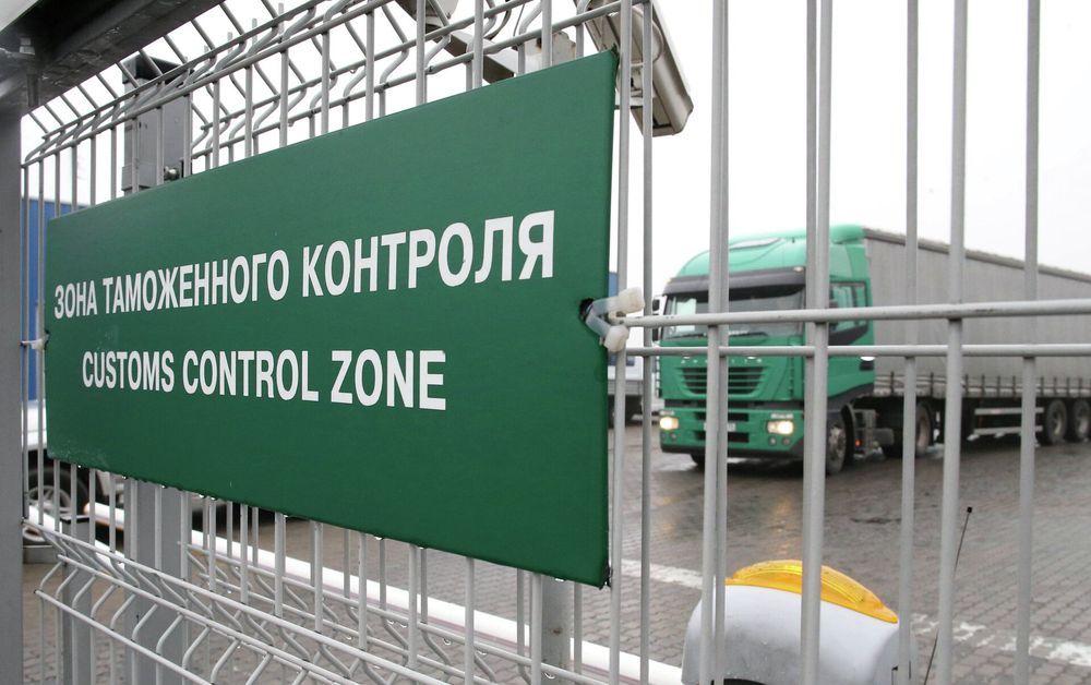 «Таможня дает добро» - Акылбек Жапаров бажычылар ай сайын 8.1 млрд сом чогултканын мактады изображение публикации