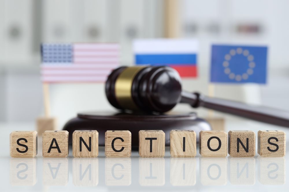 Батыш өлкөлөрү Россияга реэкспорттук жүктөрдү жеткирген өлкөлөргө карата санкцияларды колдонушу мүмкүн — ЕАӨБ изображение публикации