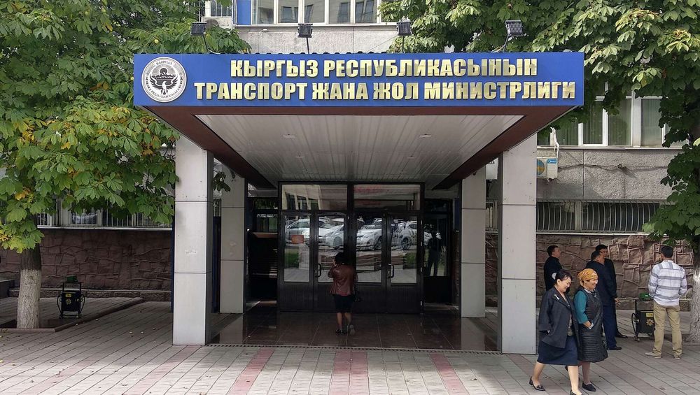 Нарын облусундагы Ача-Кайыңды-Калинин унаа жолуна асфальт төшөлүүдө изображение публикации