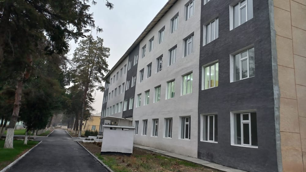 Жалал-Абадда жаңы курулган оорукана менен спорт-интернаттын курулушунун сапаты текшерилди изображение публикации