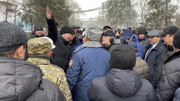 Садыр Жапаров менен Акылбек Жапаров Бишкек ЖЭБдеги абал менен таанышышты изображение публикации