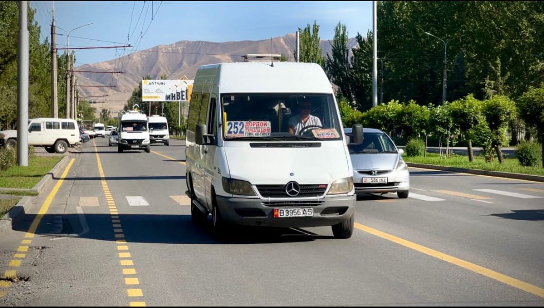 Бишкекте биринчи жолу коомдук транспорт үчүн атайын тилке даярдалды
