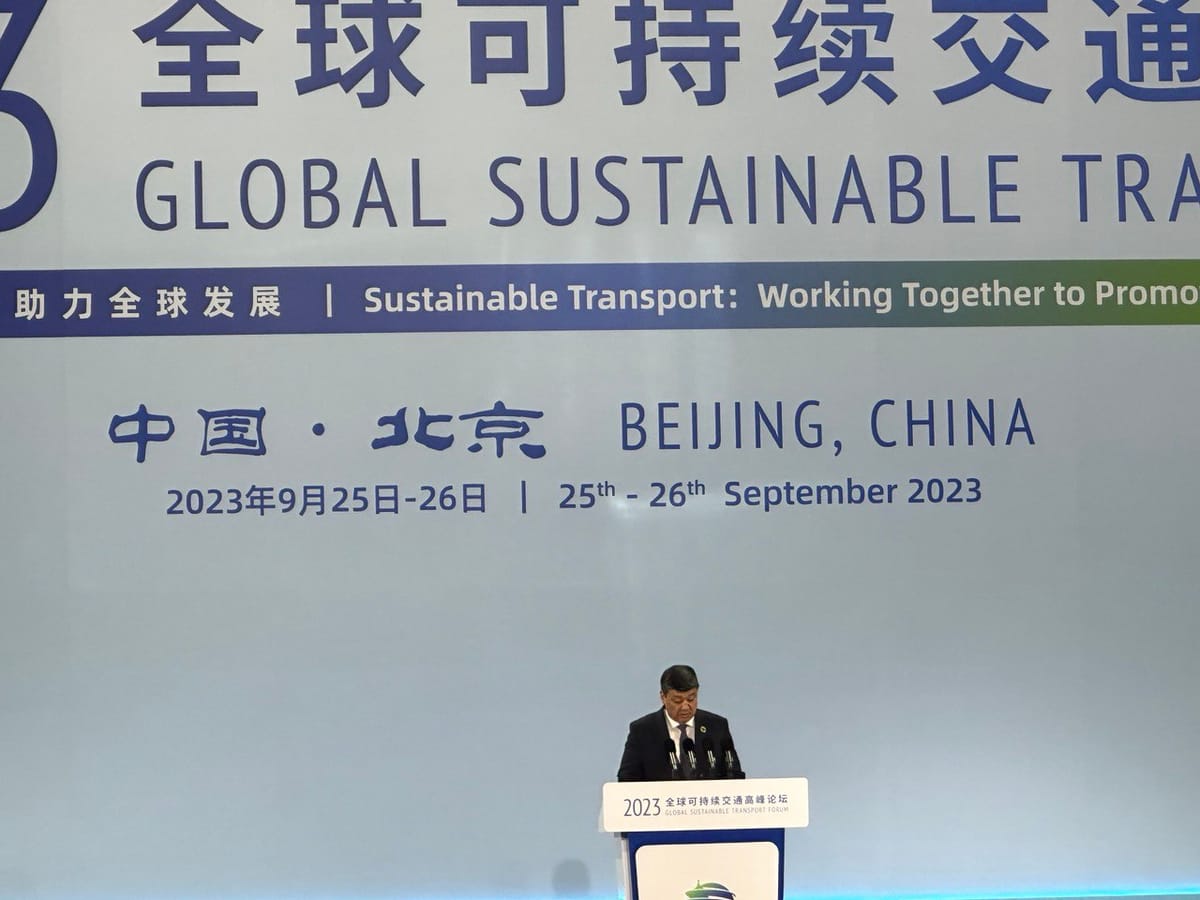 Кыргызстан Пекиндеги Туруктуу транспорт боюнча Биринчи глобалдык форумуна катышты