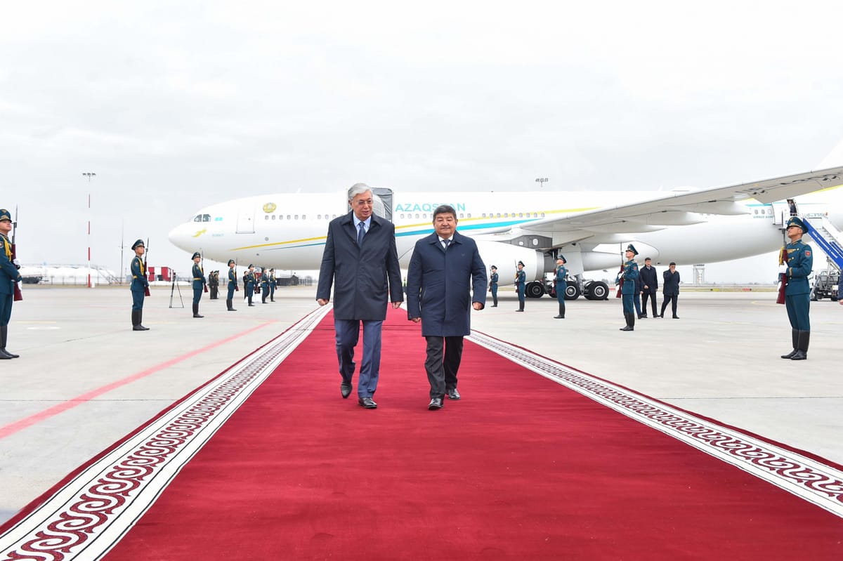 Казакстандын президенти Касым-Жомарт Токаев Кыргызстанга келди