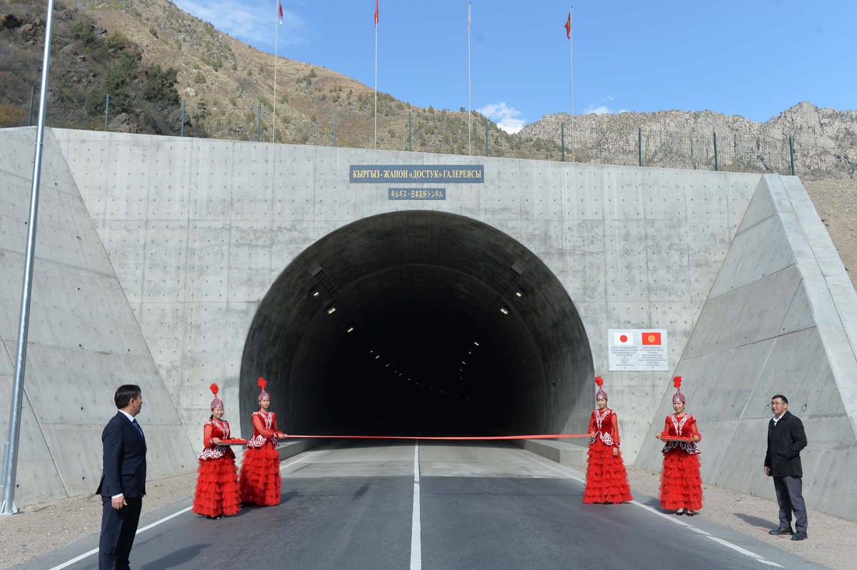 Бишкек-Ош жолундагы кар көчкүгө каршы тоннели ачылды