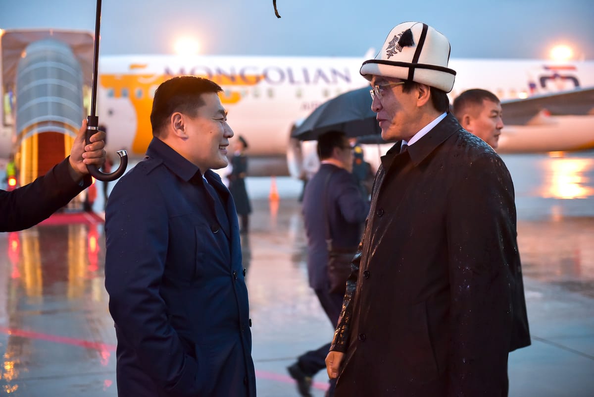 Монголиянын премьер-министри Лувсаннамсрайн Оюун-Эрдэнэ Кыргызстанга келди