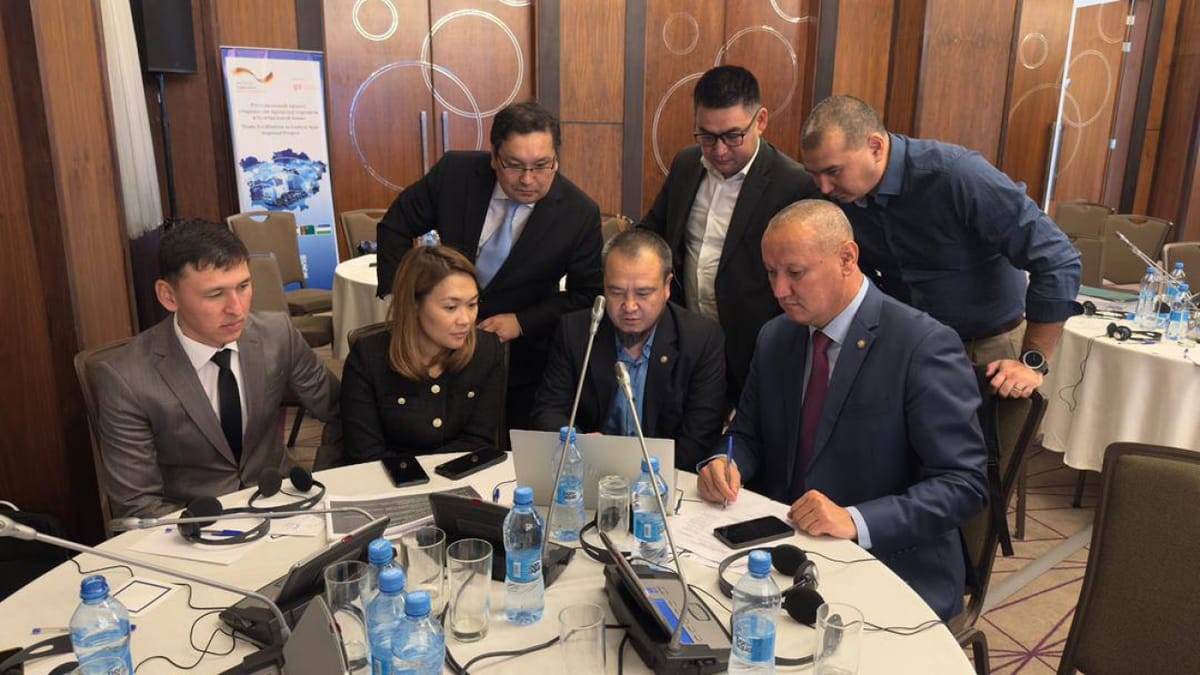 Борбор Азия өлкөлөрү Дүйшөмбүдө соода жол-жоболорун санариптештирүүнү талкуулашты