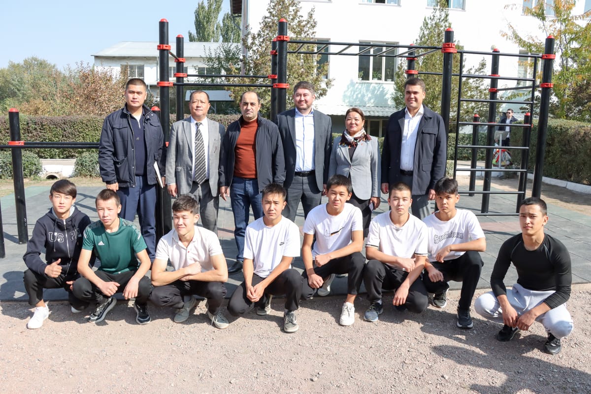 Экологиялык акциянын жеңүүчүлөрү  воркаут-аянтчалуу болушту