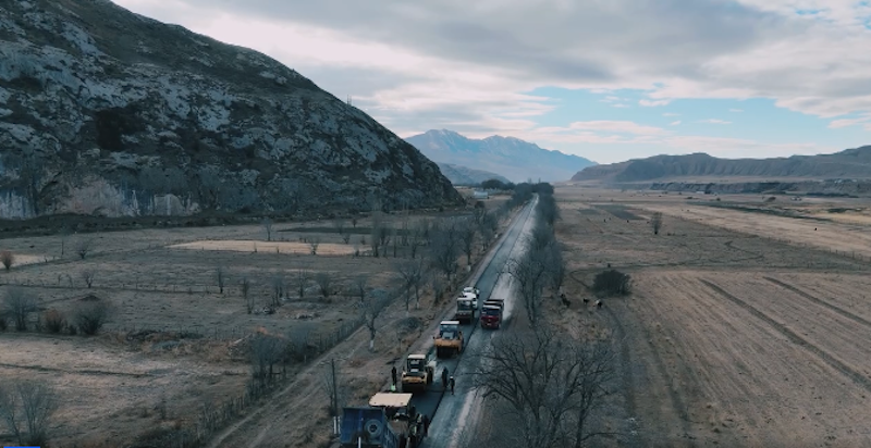 Нарын аэропортуна барчу жол асфальтталды