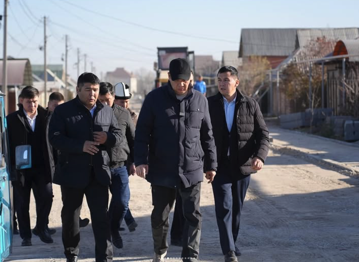 Бишкек мэри инфраструктуралык жана социалдык объектилерди текшерип чыкты