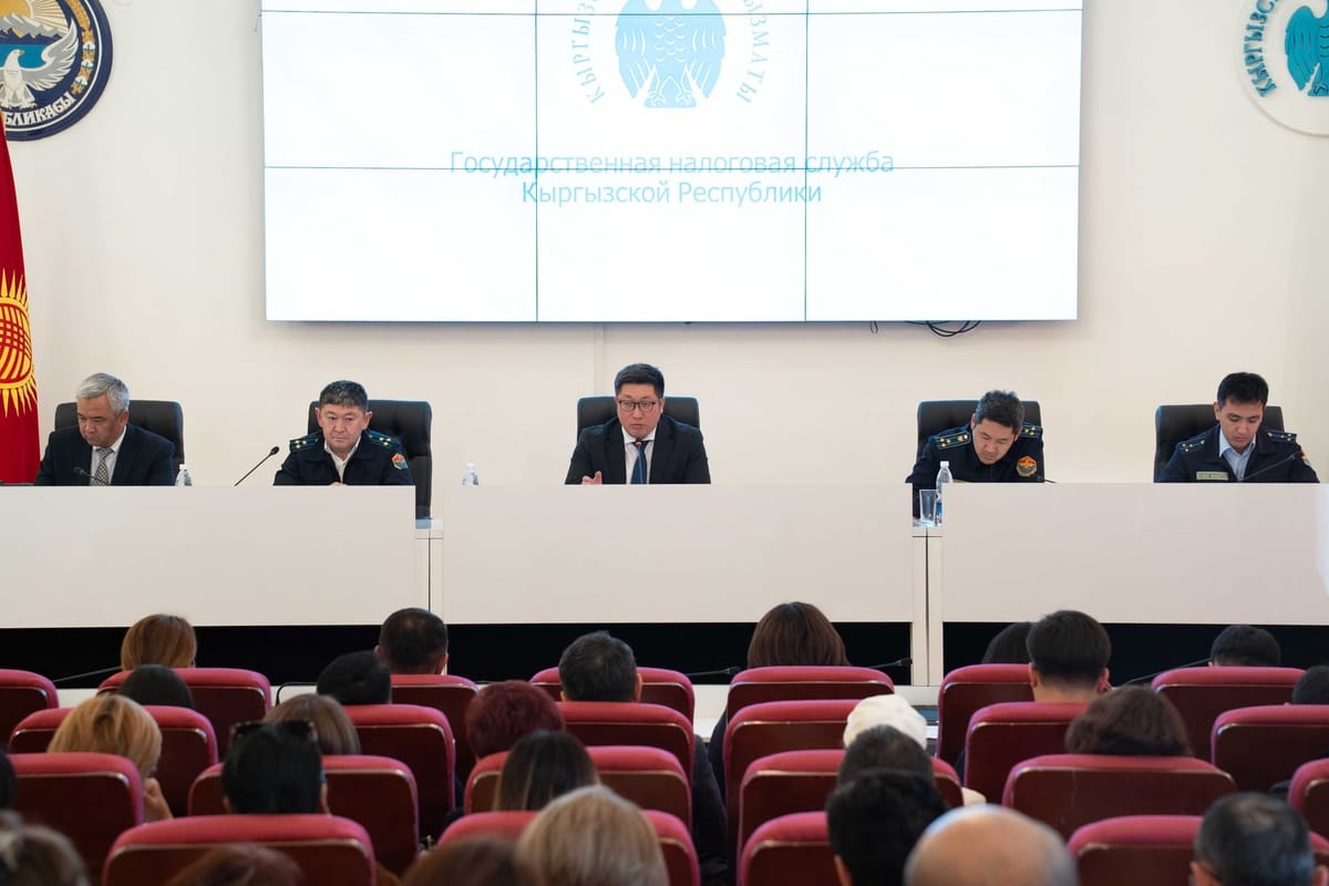 Салык кызматы ишкерлер менен бизнес маселелерин талкуулады