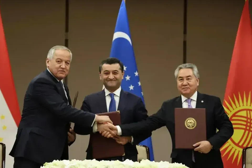 Өзбекстан, Кыргызстан жана Тажикстан мамлекеттик чек аралардын  кесилишин аныктоо боюнча макулдашты