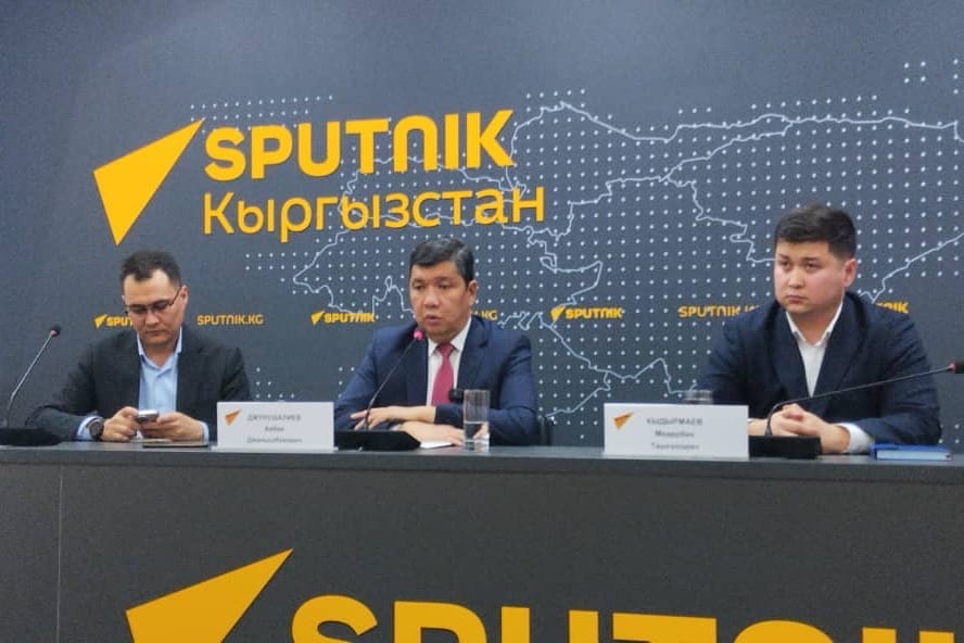 Айбек Жунушалиев: "Жашыл зонага кирген үйлөр түрттүрүлбөйт"