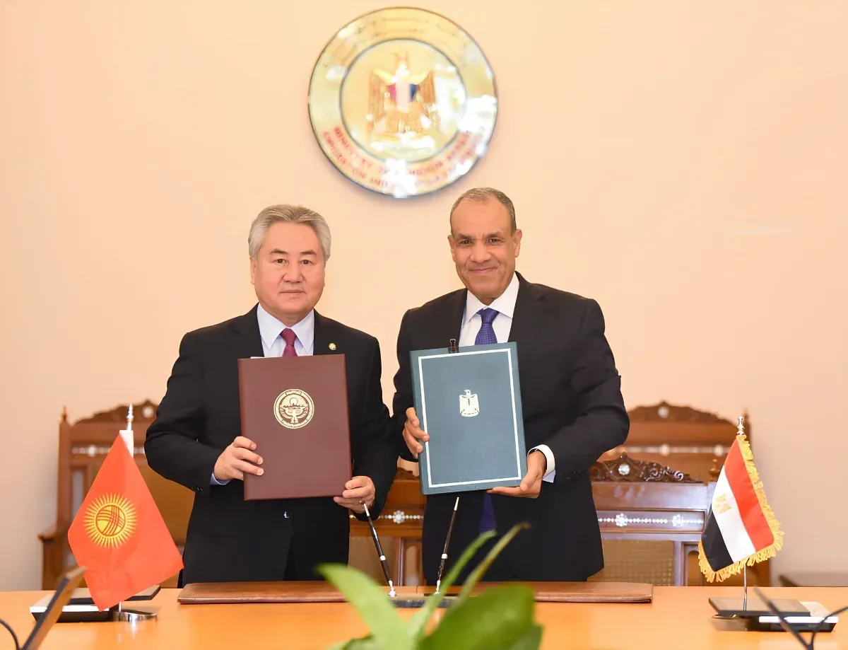 Кыргызстан-Египет: дипломатиялык паспорт ээлери үчүн виза талаптарын жокко чыгарат