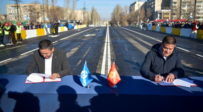 Бишкекте жаңы көпүрө куруу боюнча келишимге кол коюлду