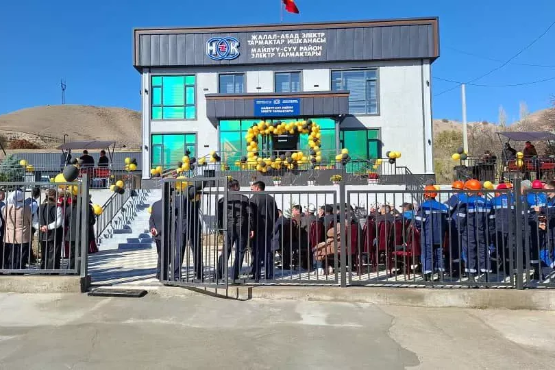 Майлуу-Сууда 22,45 млн сомго электр тармактарынын заманбап имараты салынды