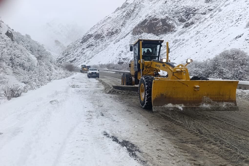 Өлкө аймагында жолдорду тазалоо иштери уланууда