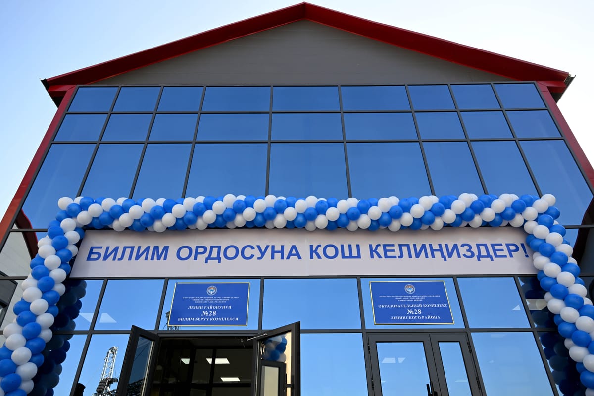 С.Жапаров: Мугалимдердин айлык акысы 1-апрелден баштап 40 миң сомго жетет