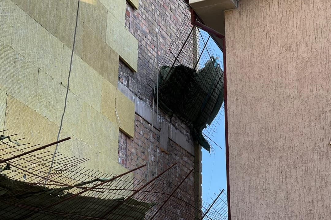 “Курулуш” ЖЧКга коопсуздук эрежелерин бузгандыгы үчүн 200 000 сом айып пул салынды