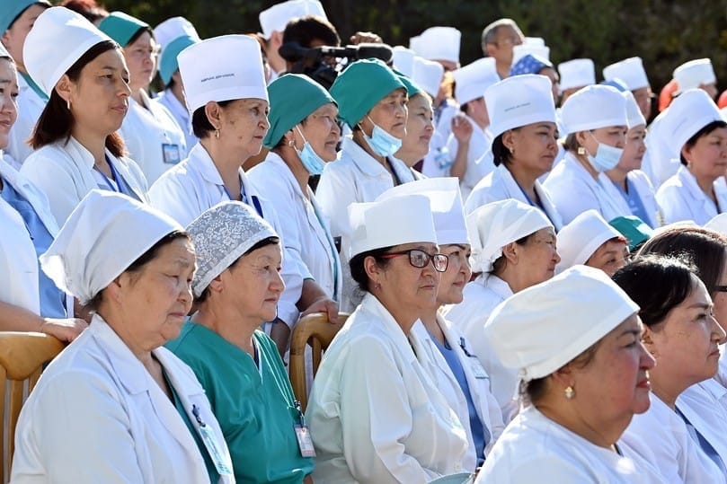 Саламаттык сактоо тармагына 23 миңге жакын адис жетишпейт