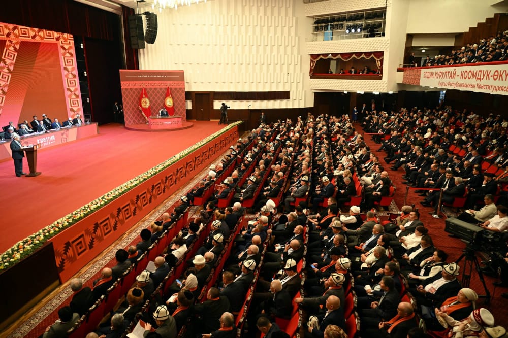 Президент шайлоого катышуу боюнча жалган айткандарды ачыкка чыгарарын билдирди