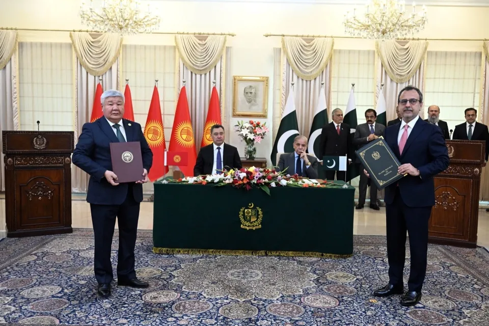 Кыргызстан Пакистандан суук мезгилдерде электр энергиясын алат