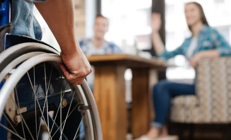 Кыргызстанда 221 миңден ашык майыптыгы бар адамдын 29 миңи жумушка даяр