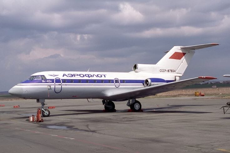 "Кыргызстандын аэропорттору" ААКсы беш учакты аукционго койду