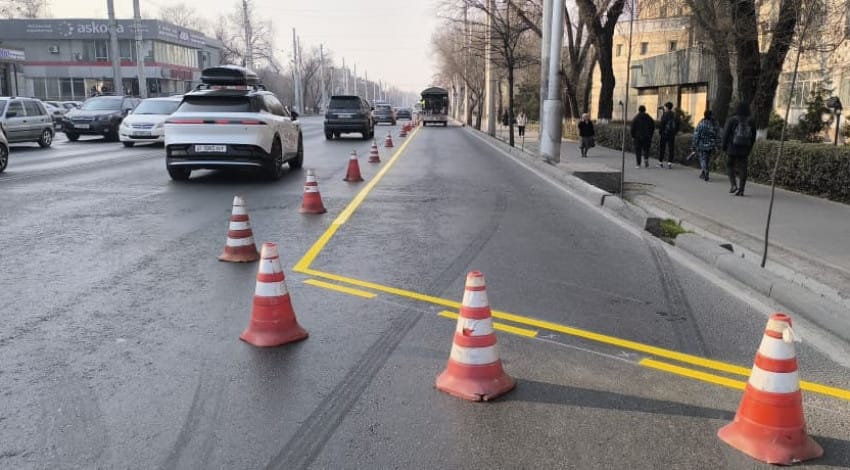 И.Ахунбаев көчөсүндө коомдук транспорт үчүн атайын тилке уюштурулду