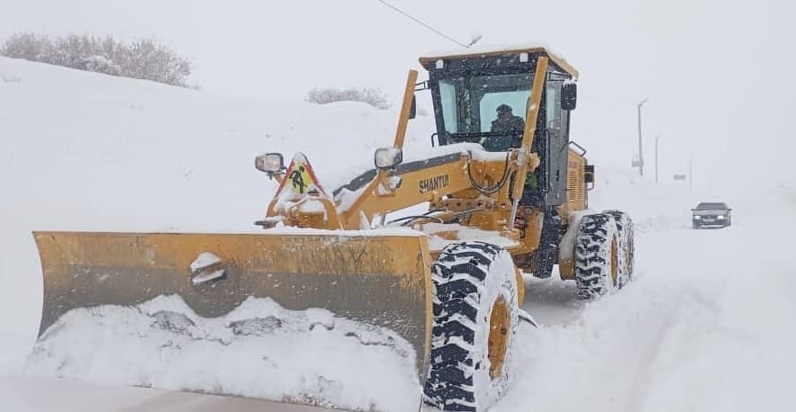 Ашууларда жол тазалоо иштери күнү-түнү жүрүүдө – каттамдар ачык