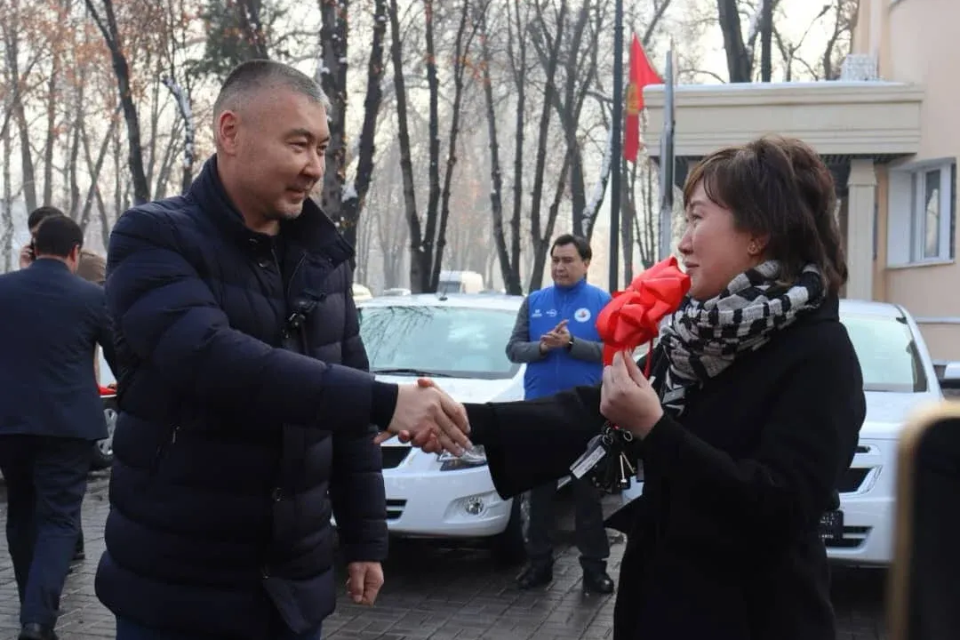 Акыйкатчы институтуна 9 кызматтык автоунаа тапшырылды