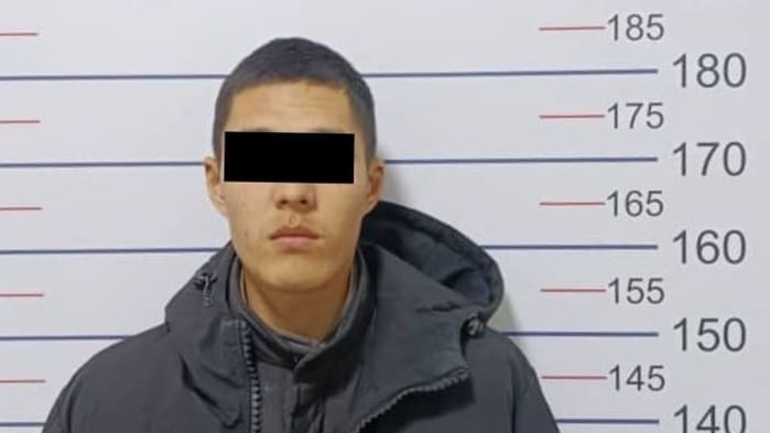 Бишкекте ири өлчөмдөгү кибералдамчылыкка шектүү адам кармалды