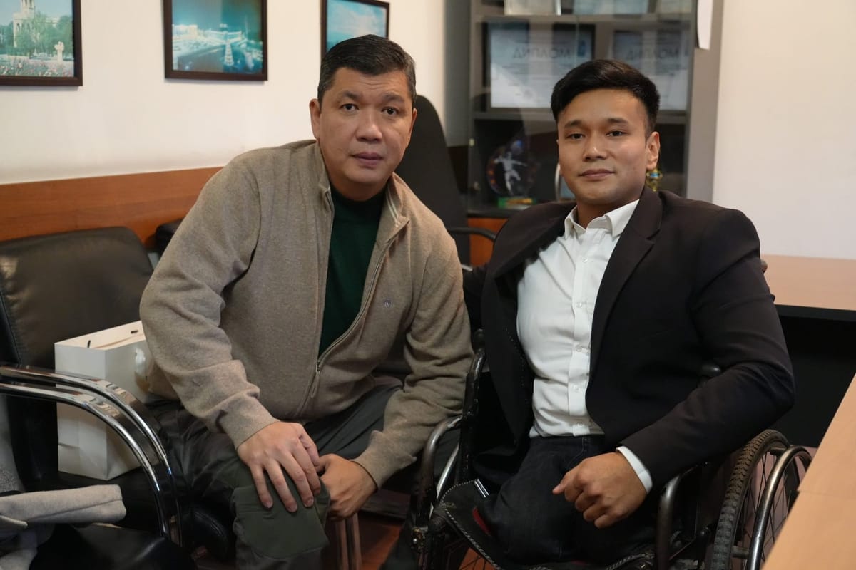 Бишкек шаарынын мэри майыптыгы бар  жарандарды кабыл алып, пикир алмашты