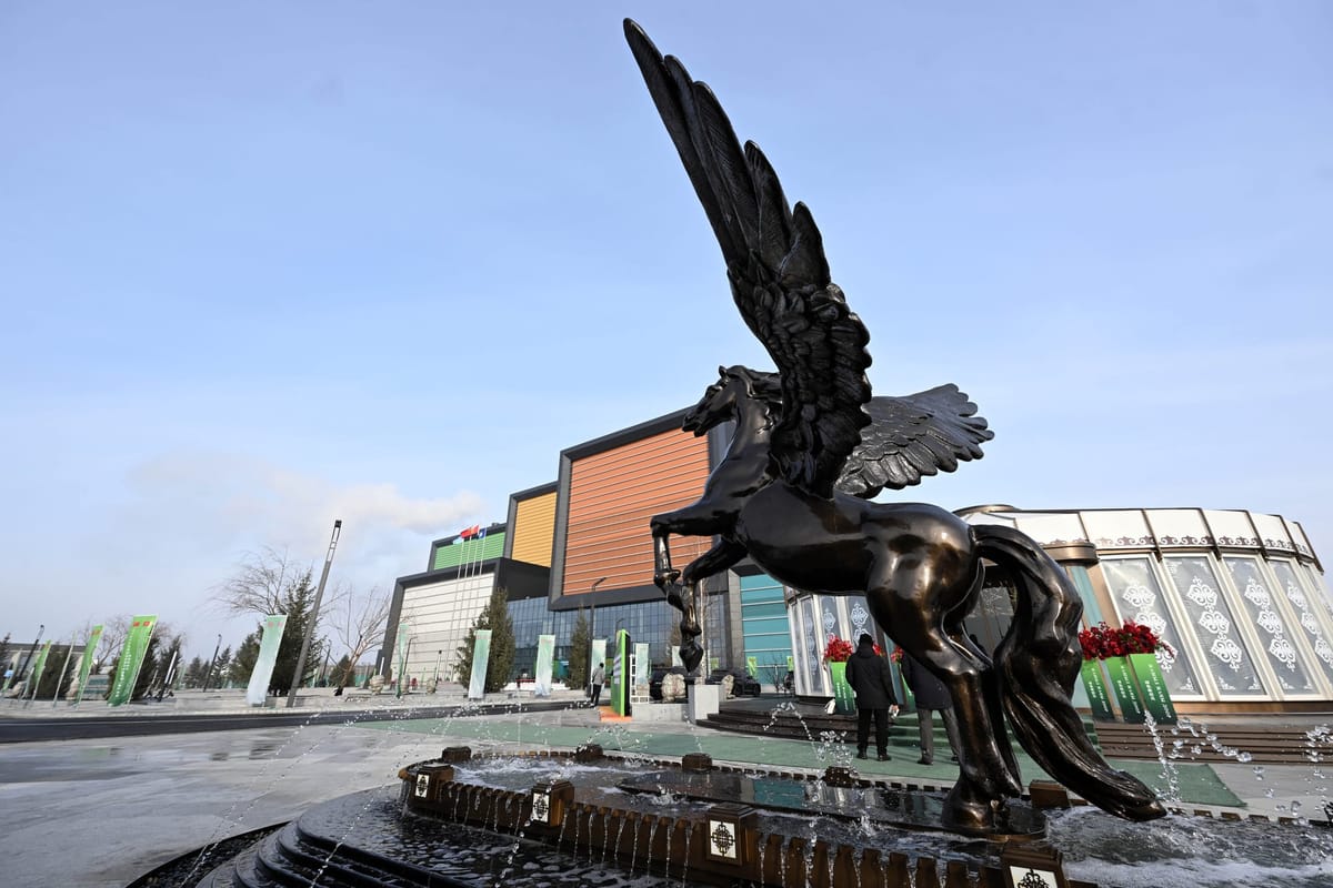 Садыр Жапаров Бишкекте тиричилик калдыктарынан электр энергиясын өндүрүүчү заводго барды