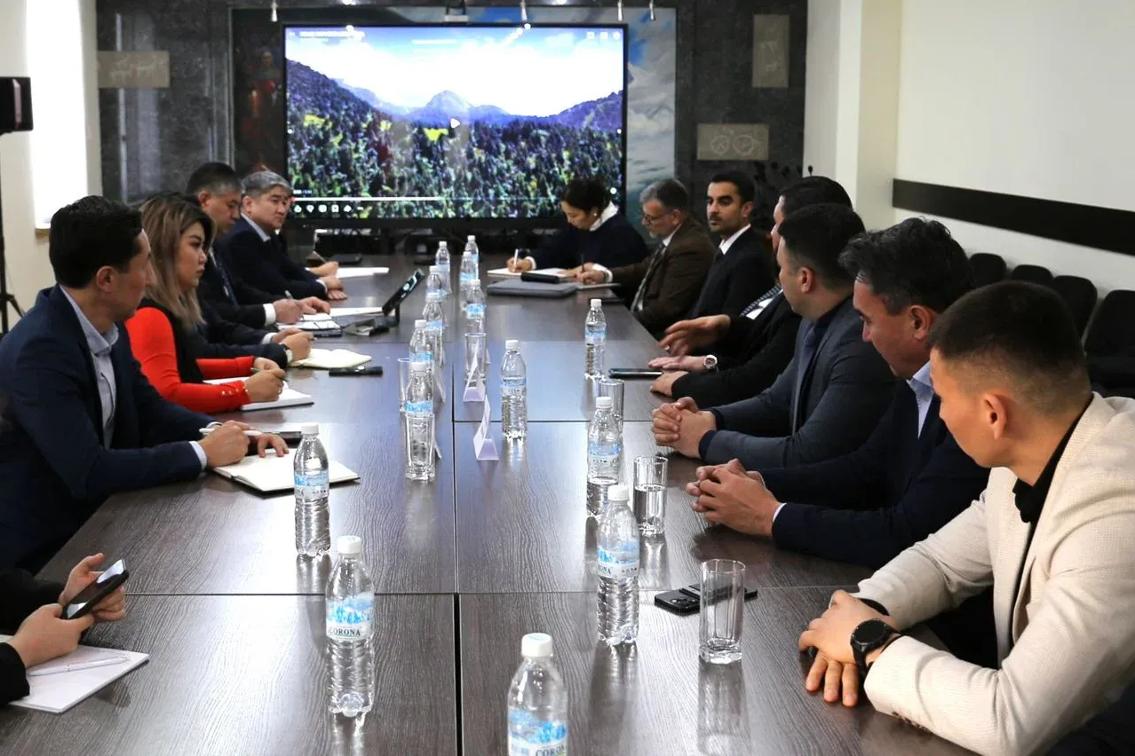 Р. Сабиров Кыргызстанда ири долбоорлорду ишке ашырууга кызыкдар катарлык инвесторлор менен жолукту