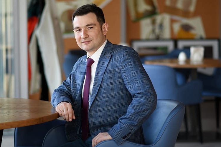 Александр Бочкин: "Санариптик кызматкерлер менен жасалма интеллект бизнес процессти 10-12 эсе ылдамдатат"