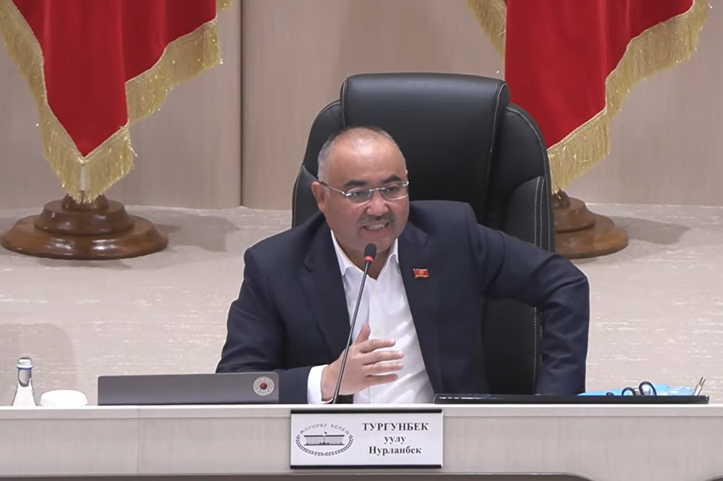 ЖКтин төрагасы тендер маселеси бардык ишке кедергисин тийгизип жатканын жарыялады