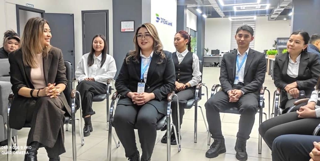 Эмгек министрлиги: 1 851 жаш адис стажировкадан өтүп, 72%ы жумушка орношкон