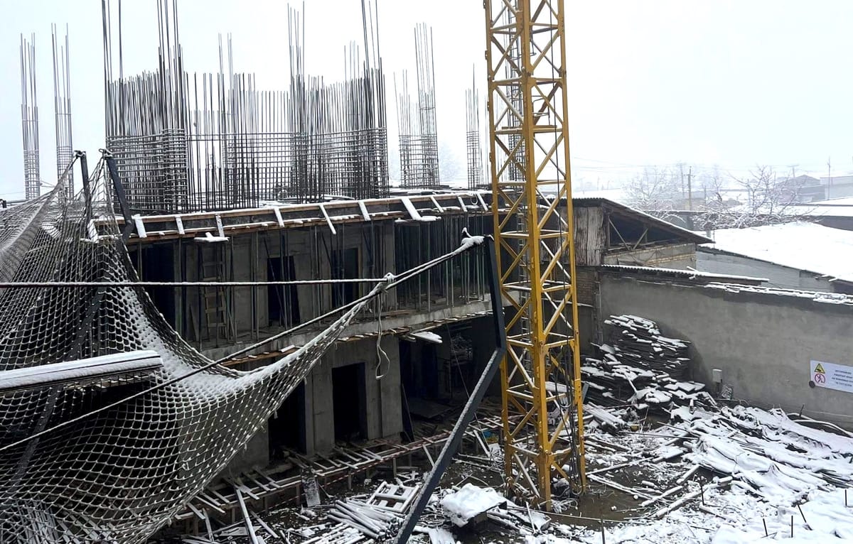 Ошто көп кабаттуу турак үйдүн курулушу текшерилип, эскертүү берилди