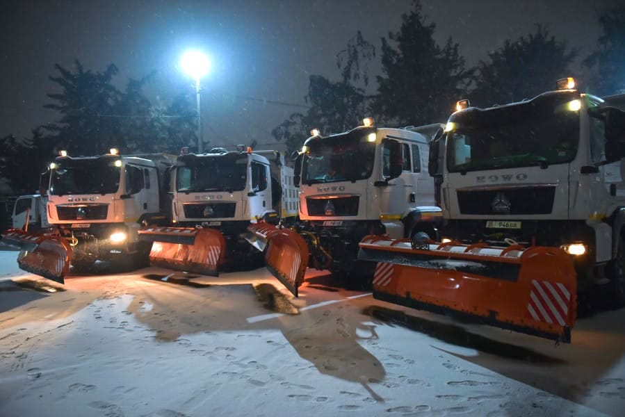 Бишкекте кар тазалоо иштерине 95 атайын техника тартылды