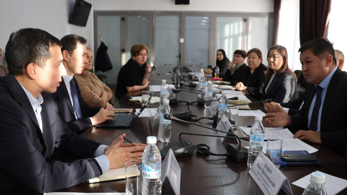 Эмгек министрлиги социалдык жардам жана жумуш мүмкүнчүлүктөрүн талкуулады