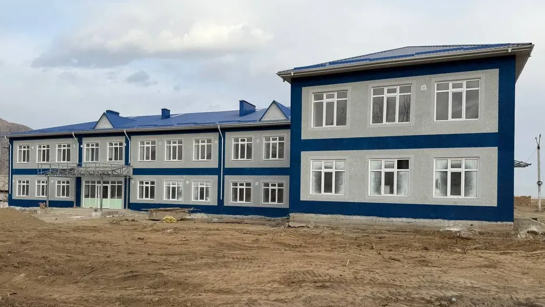 Тоң районуна 550 орундуу мектеп салынып жатат