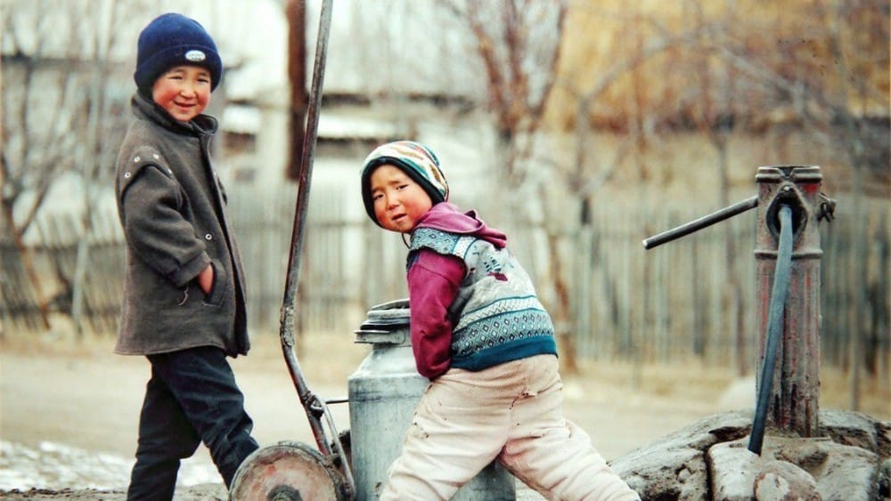 Э. Байсалов: 12 жашка чейинки балдарга жөлөк пул берүү үчүн кошумча 70 млрд сом керек