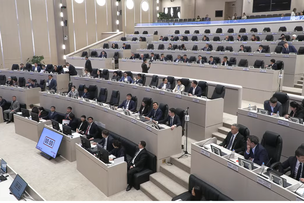 Жогорку Кеңеш дагы 4 жаңы депутат менен толукталды