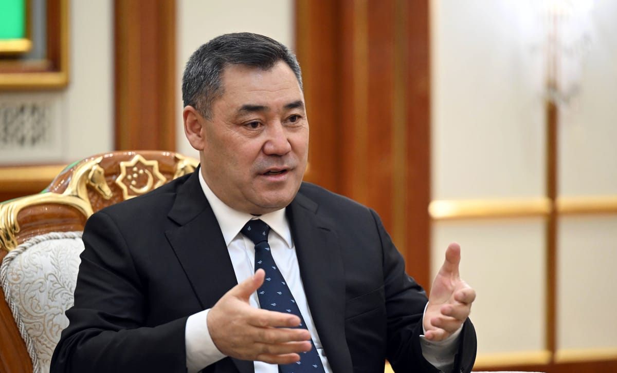 Президент айдоочулук күбөлүк берүү тартибиндеги өзгөрүүлөрдү түшүндүрдү