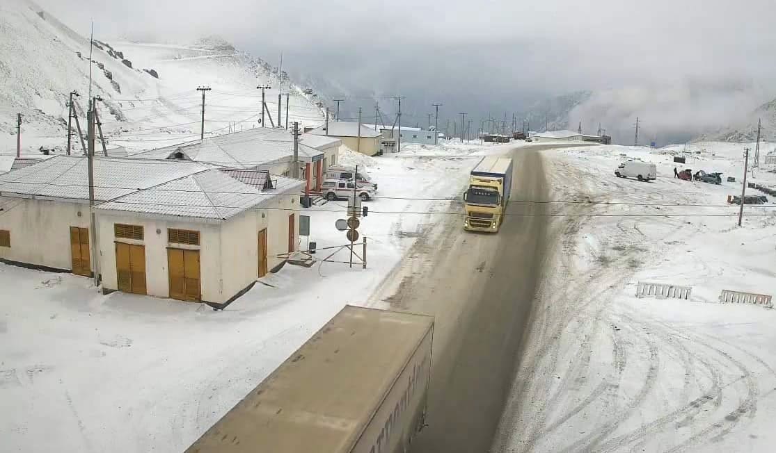 Ашууларда кар жаап жатат:  каттам токтогон жок