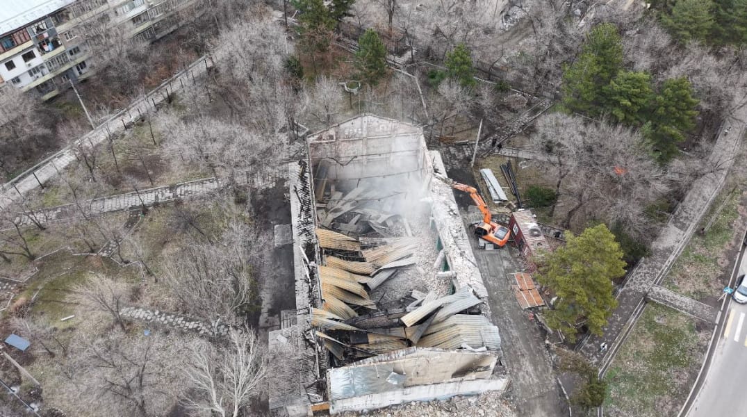 Бишкекте "Чатыр-Көл" кинотеатрынын ордуна маданий борбор курула баштады